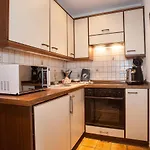 Dr.-Suren-Straße 13-10
